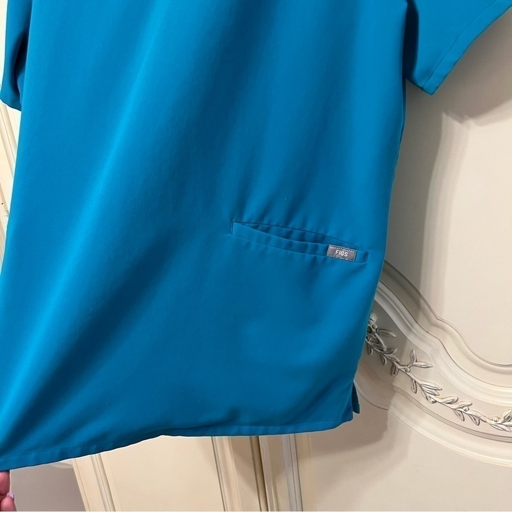FIGS Women’s Casma Three Pocket Scrub Scrub Top in Limited Edition Teal Size XL - Picture 3 of 12